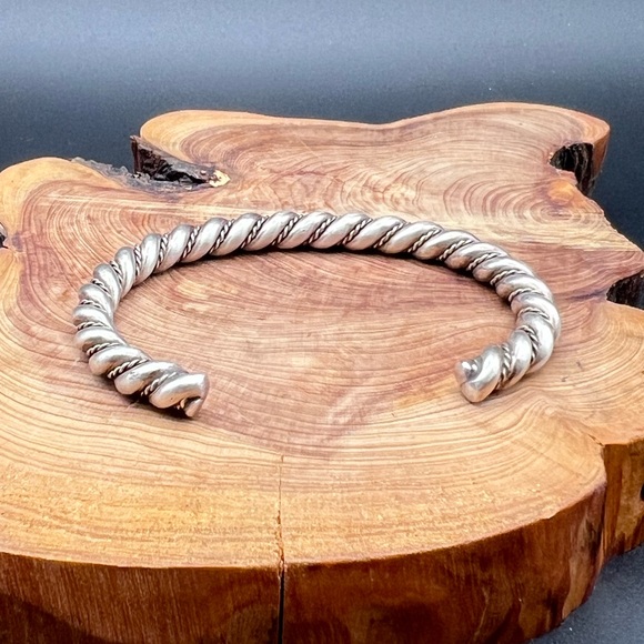Vintage Native American Sterling Silver Twist Rope Cuff - Picture 2 of 9
